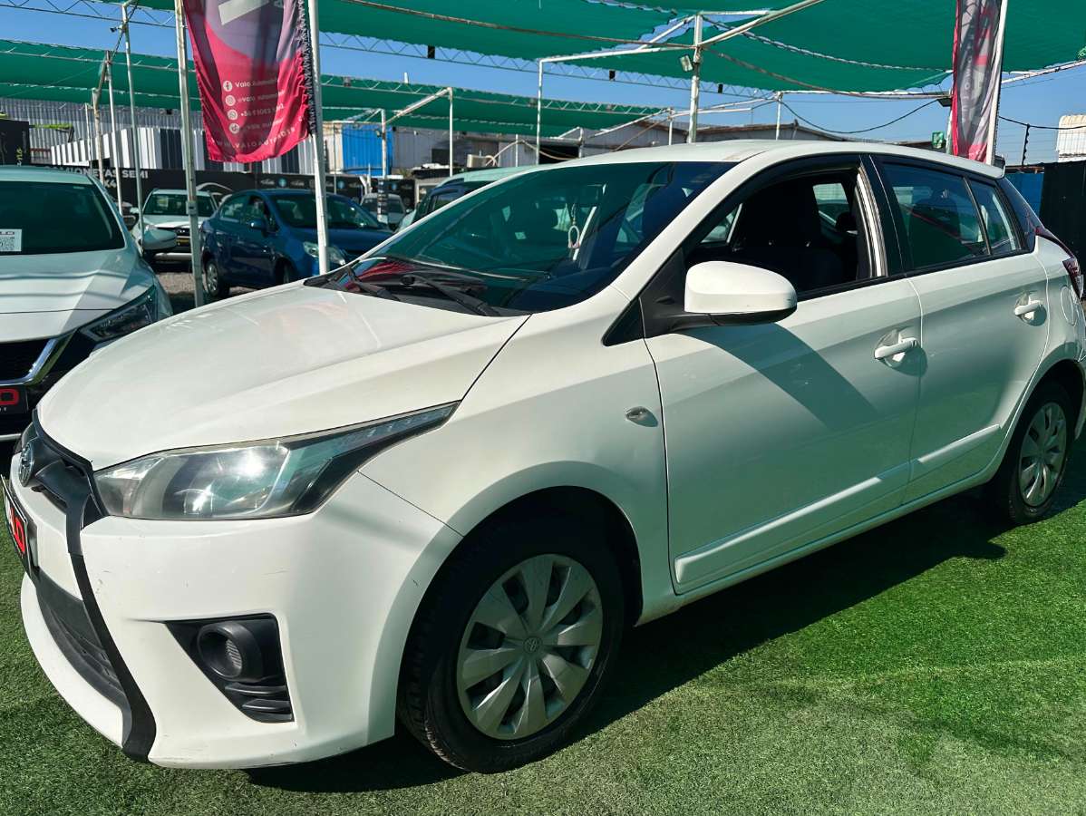 Toyota YARIS 2017 (1/10)